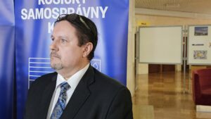 Prehovoril o škandále na košickej správe ciest. Jej šéfa chce kritizovať z očí do očí