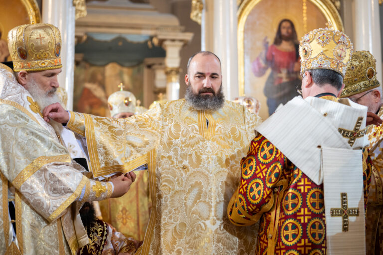 Nový prešovský arcibiskup požiadal kňazov a veriacich o odpustenie