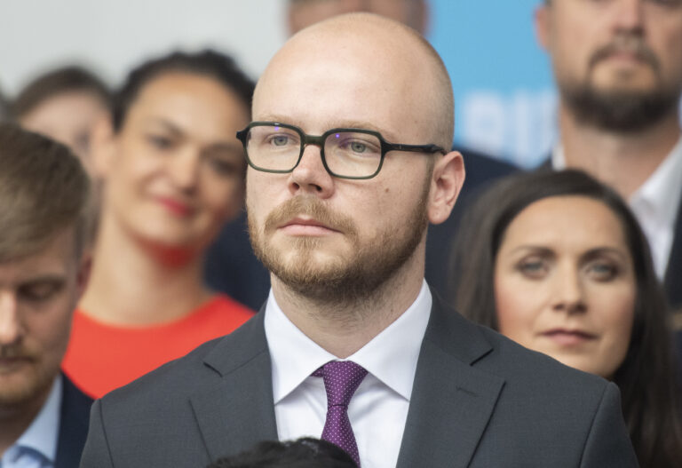 Dvořák vyzýva Šaška: Osloboďte ambulancie od transakčnej dane