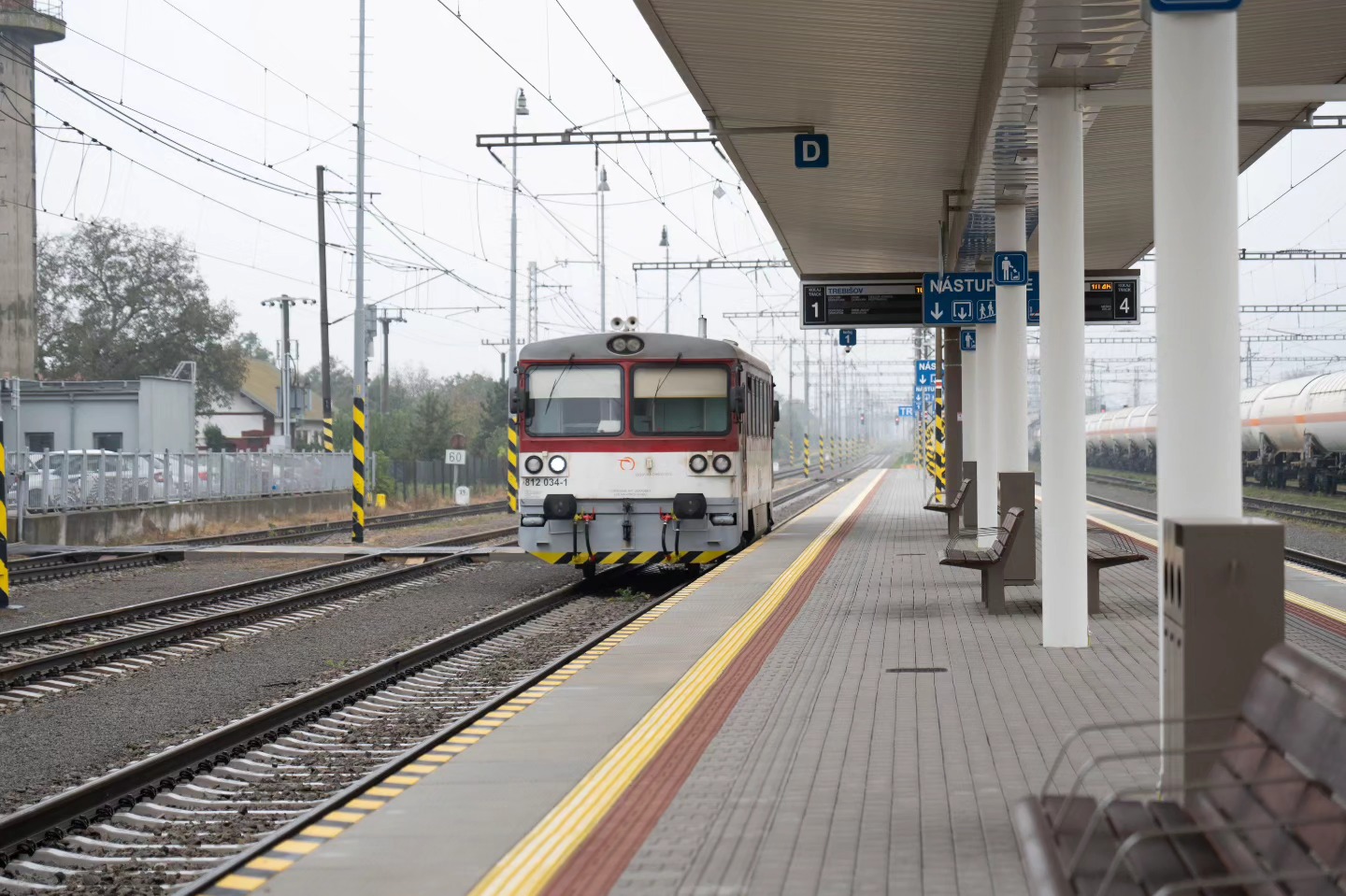 Elektrifikácia traťového úseku medzi Haniskou a Moldavou nad Bodvou by mala byť dokončená už tento rok