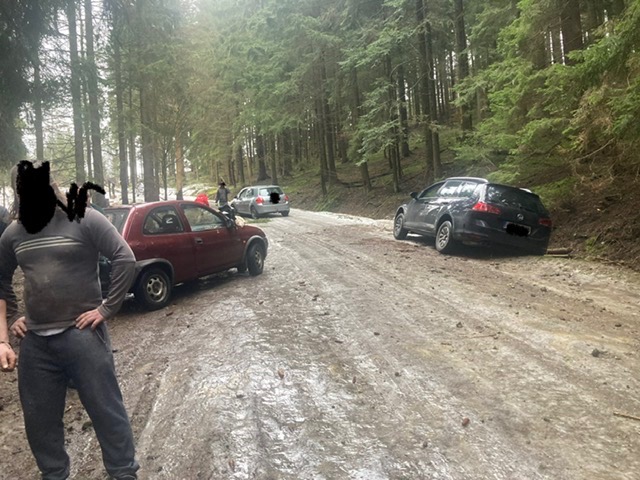 Uviaznutí veriaci na pútnickom mieste na Živčákovej