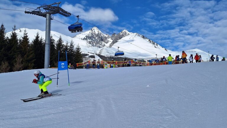 Tatry hlásia druhý lavínový stupeň a slnko