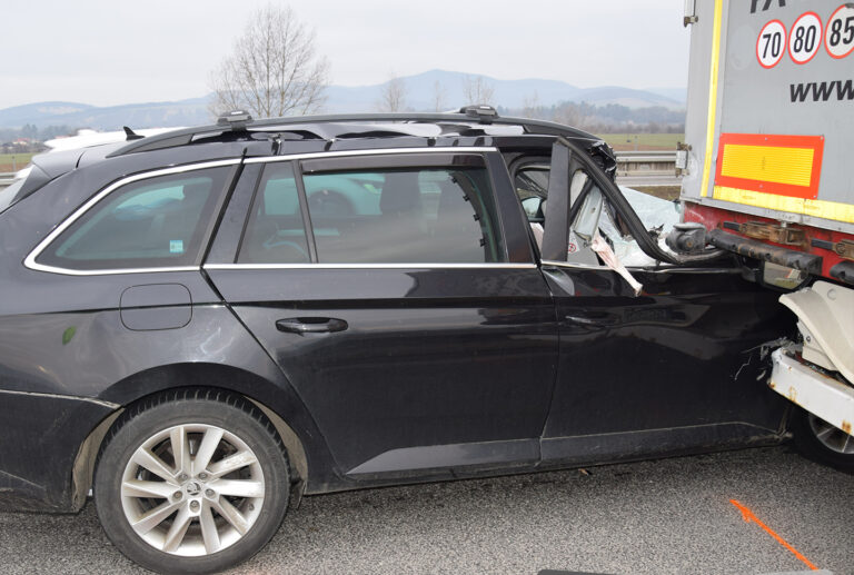 Hrozivá nehoda na diaľnici: Vodič dostal mikrospánok