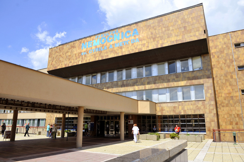 Hromadné výpovede otriasajú klinikou petržalskej nemocnice