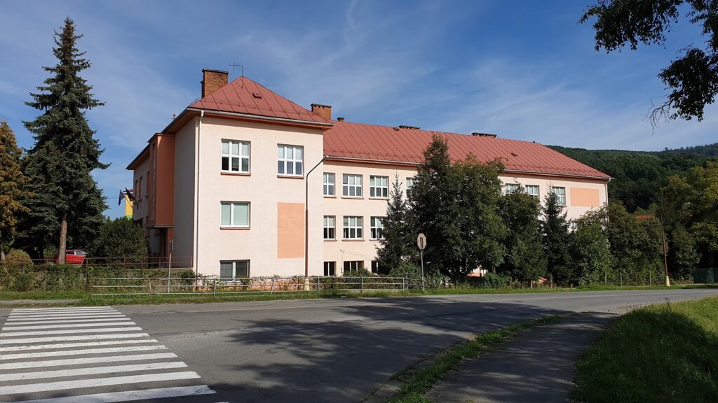 Budova bývalého gymnázia Hnúšťa. Foto: TASR/Branislav Caban