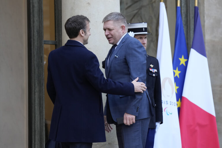 Premiér Robert Fico: V Paríži bola čisto bojová atmosféra, nepadlo ani slovo o mieri