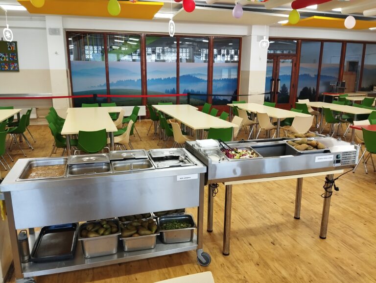 Obedy formou švédskych stolov? V bratislavskej školskej jedálni nič nevídané