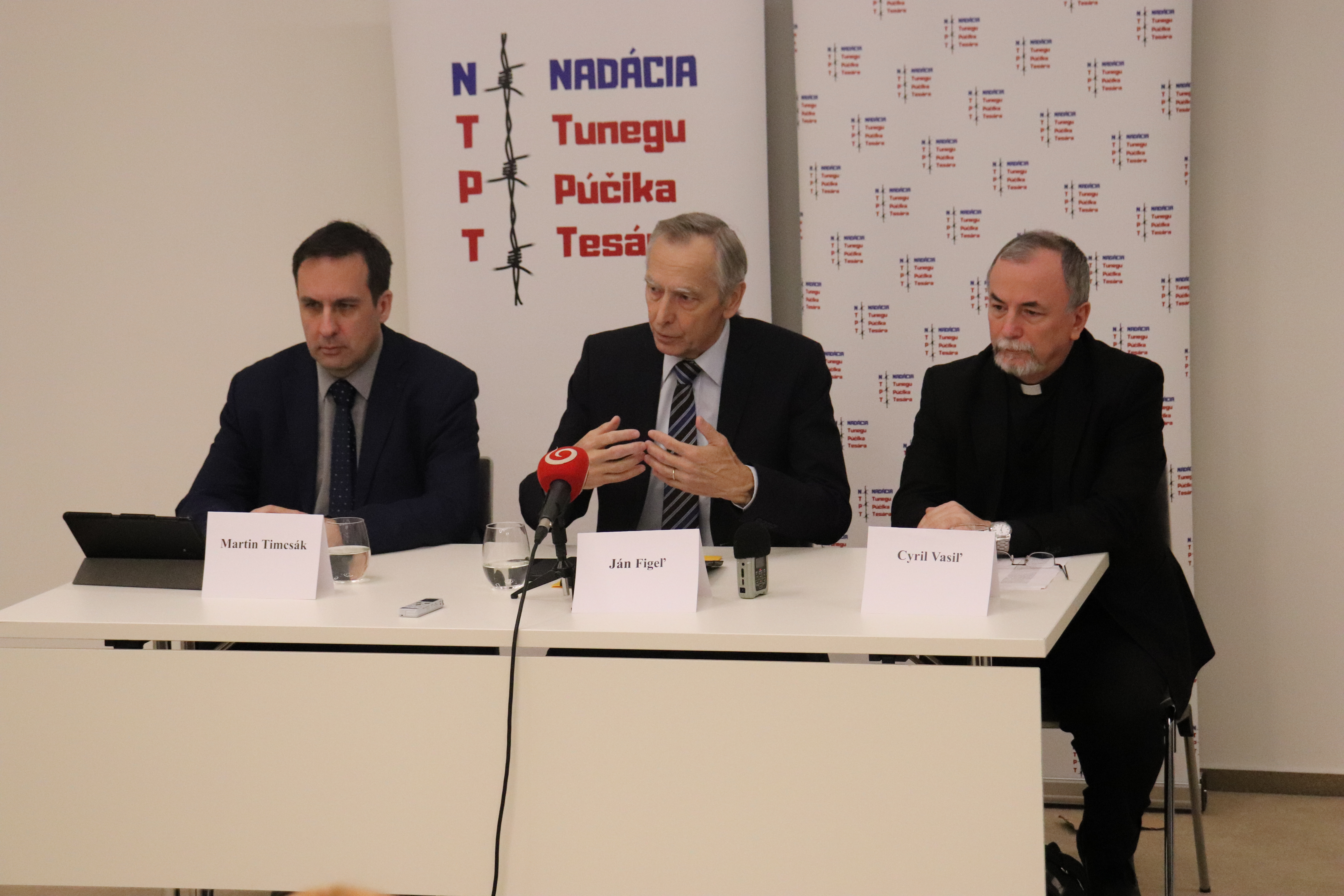 Opatrenia v čase covidu neboli primerané, hovorí Figeľ a arcibiskup Vasiľ. Čaká sa na rozhodnutie ESĽP