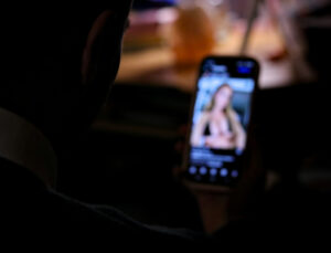 Na Instagrame sa objavila pornografia. A ani po mesiacoch a miliónoch pozretí nezmizla