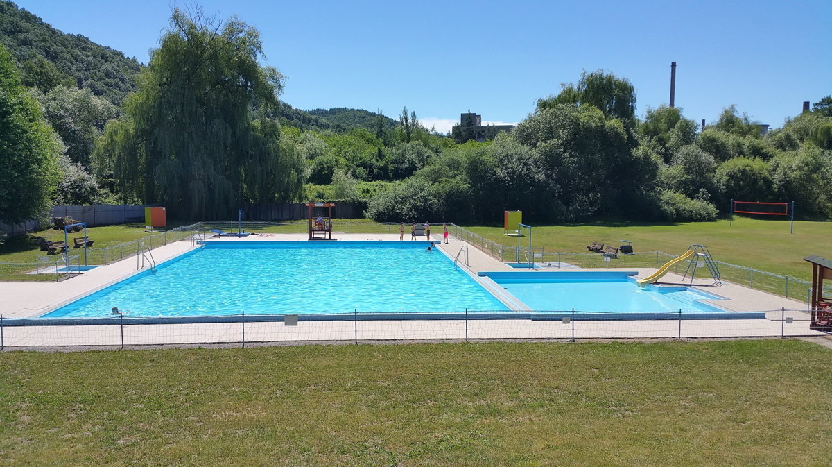 Kúpalisko v Hnúšti navštívilo vlani vyše 2 500 ľudí, prevádzka bola stratová