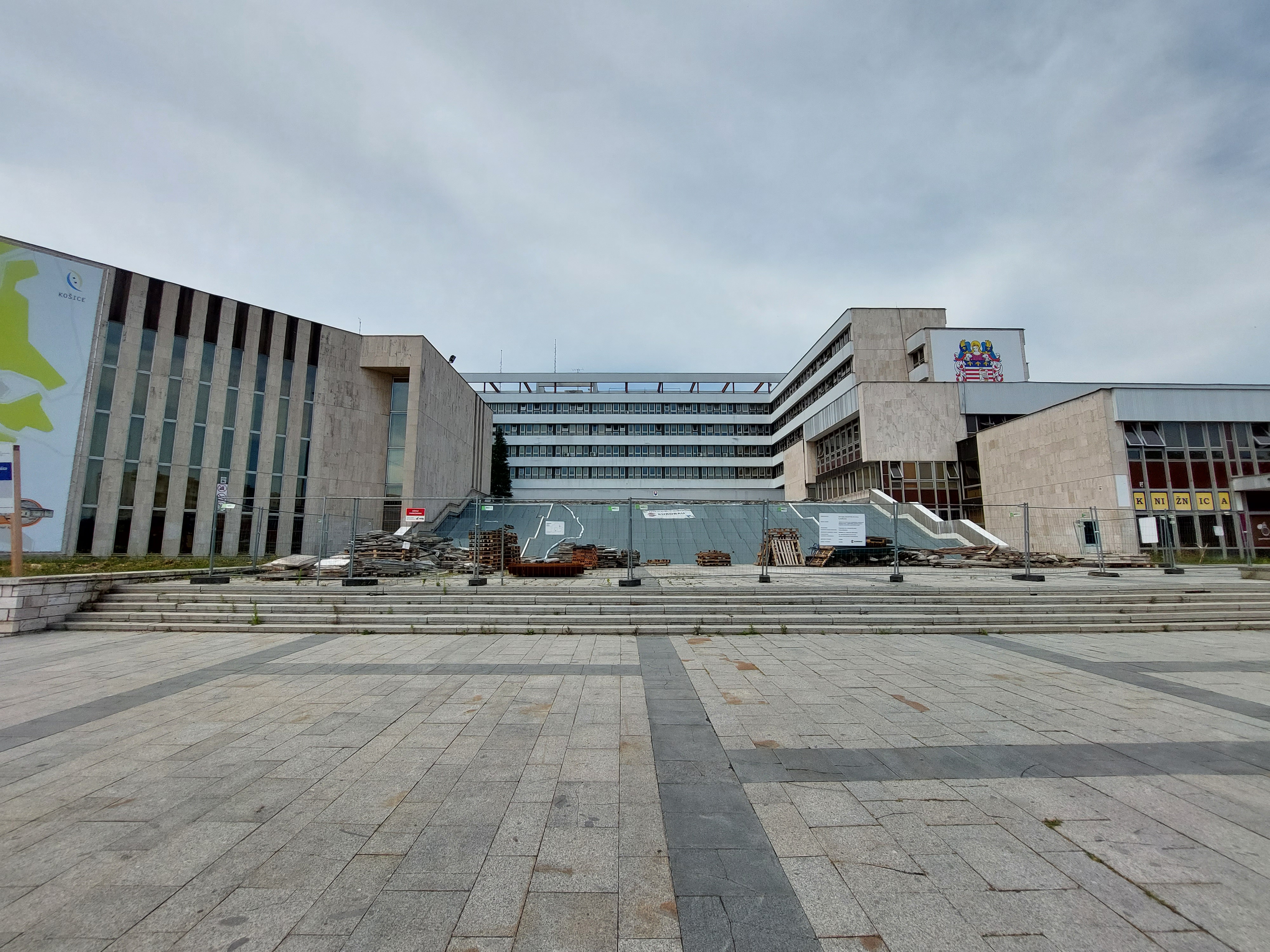 Zamestnanci magistrátu dostali minulý rok letné odmeny. Mesto tvrdí, že to bolo podľa pravidiel