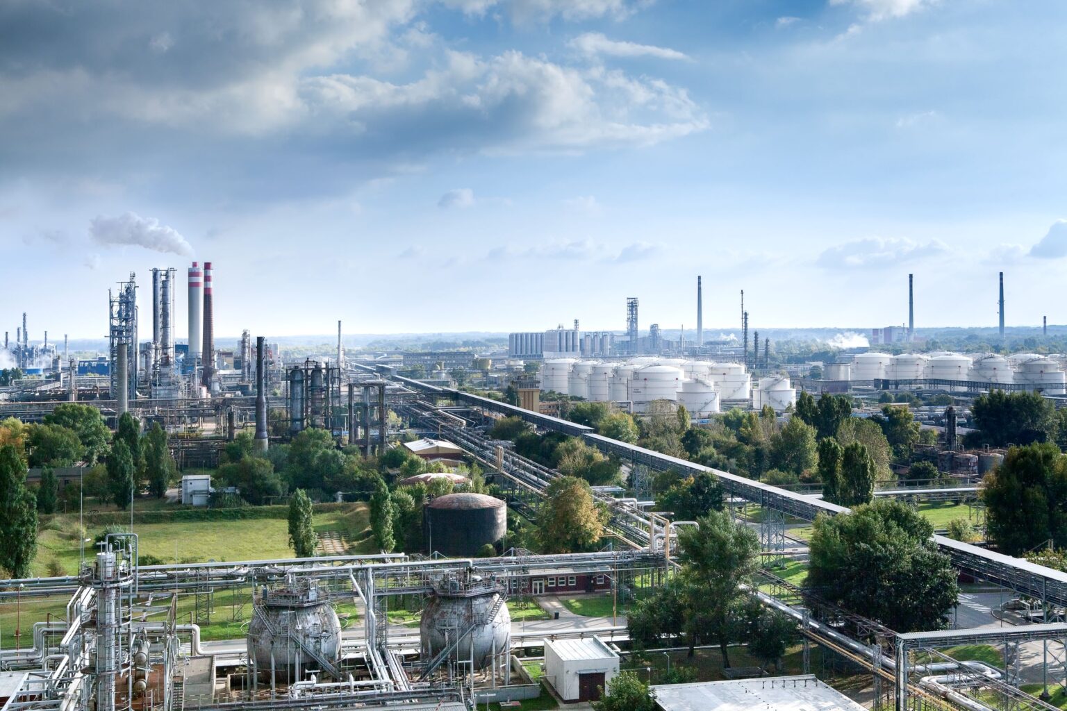 Rafinéria Slovnaft plánuje postaviť novú spaľovňu. Foto: Slovnaft