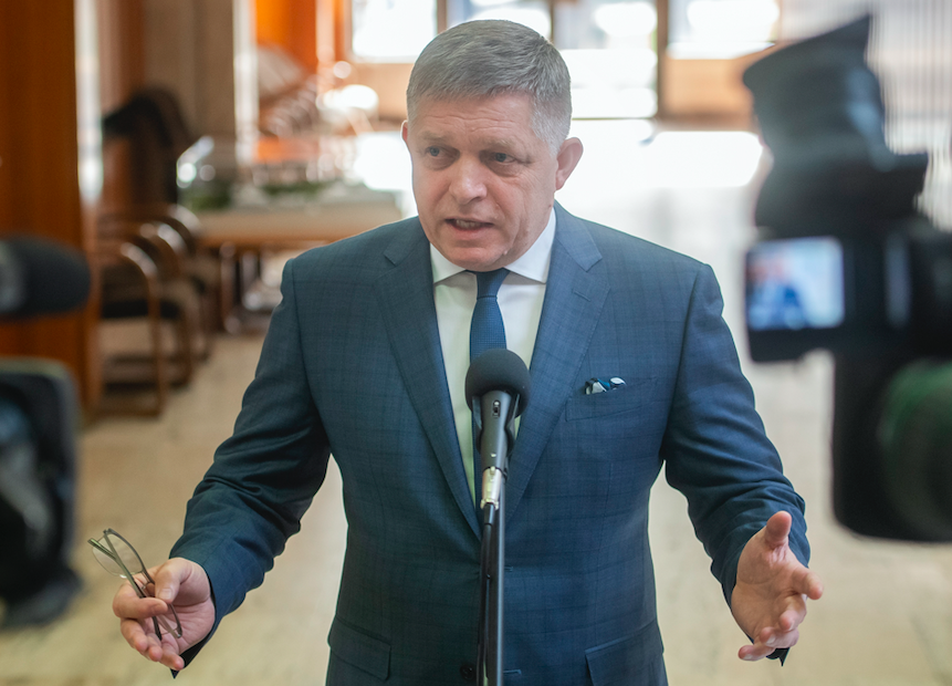 Fico o „vojakoch na Ukrajine“ zrejme zámerne preháňa. Aby zakryl niečo iné