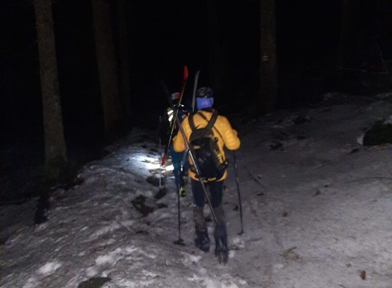 Muž sa stratil v horách a vybil sa mu telefón, zasahovali horskí záchranári