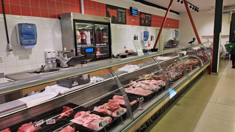 Košičanke predali v obchode pokazené mäso. Ako sa vôbec dostalo na pult potravinového reťazca?