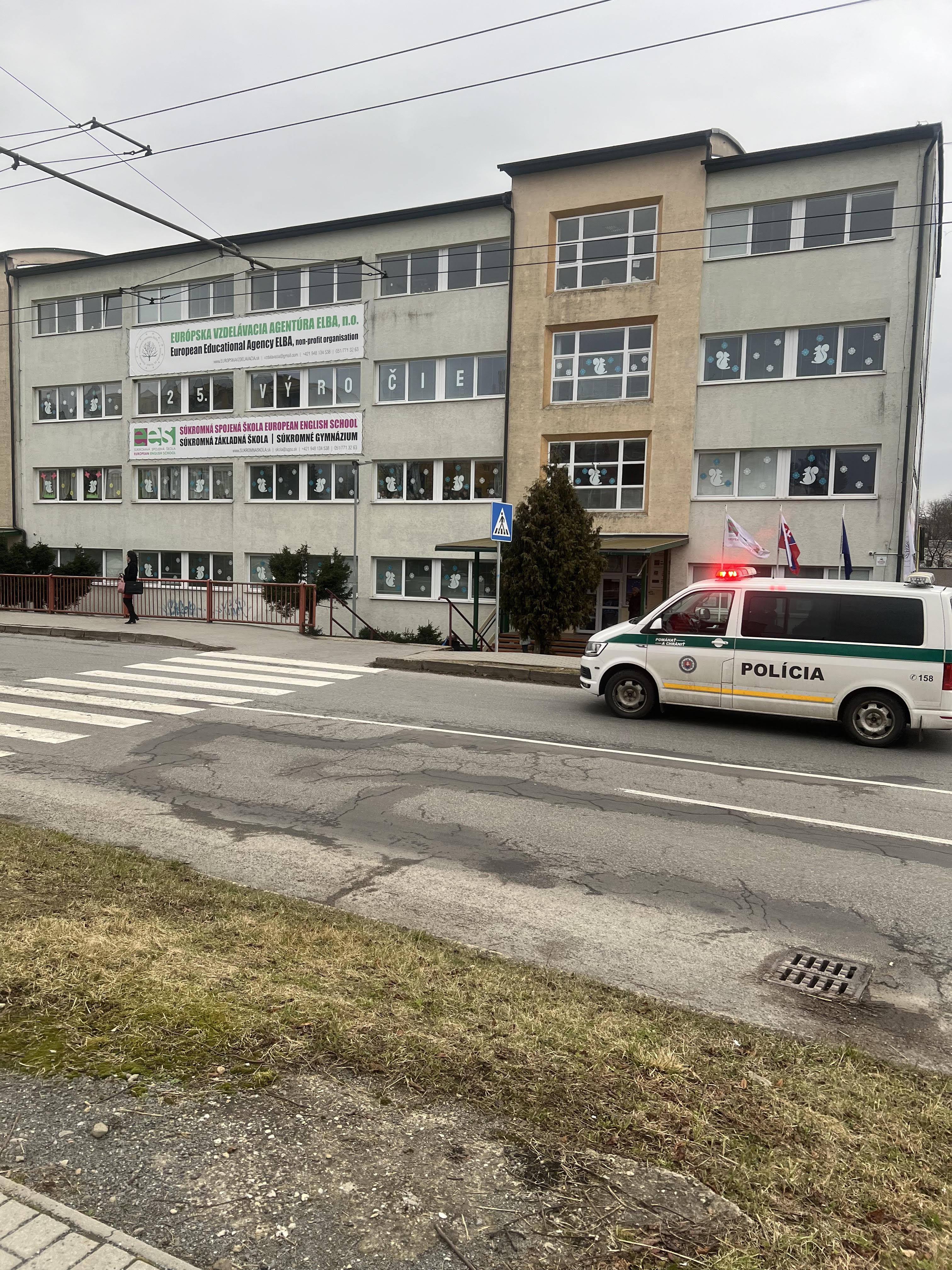 Na Solivarskej ulici zrazilo auto chodkyňu