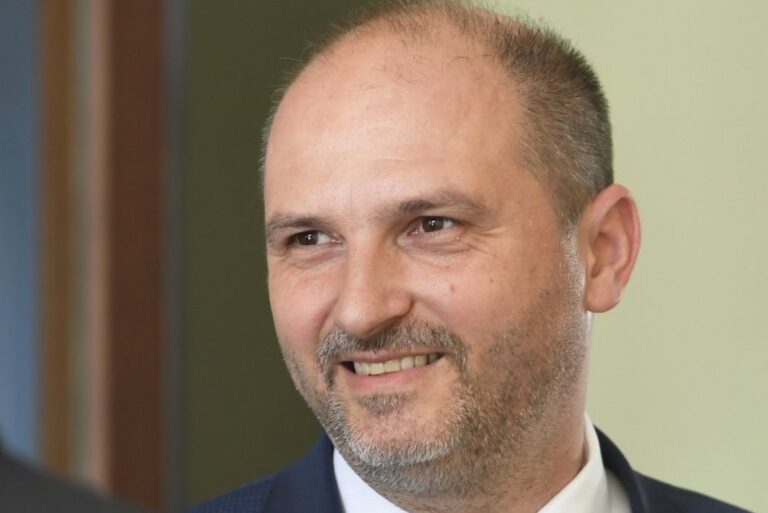 Primátor Polaček podpísal zmenu Štatútu mesta Košice. Prinesie vytúženú väčšiu mieru slobody