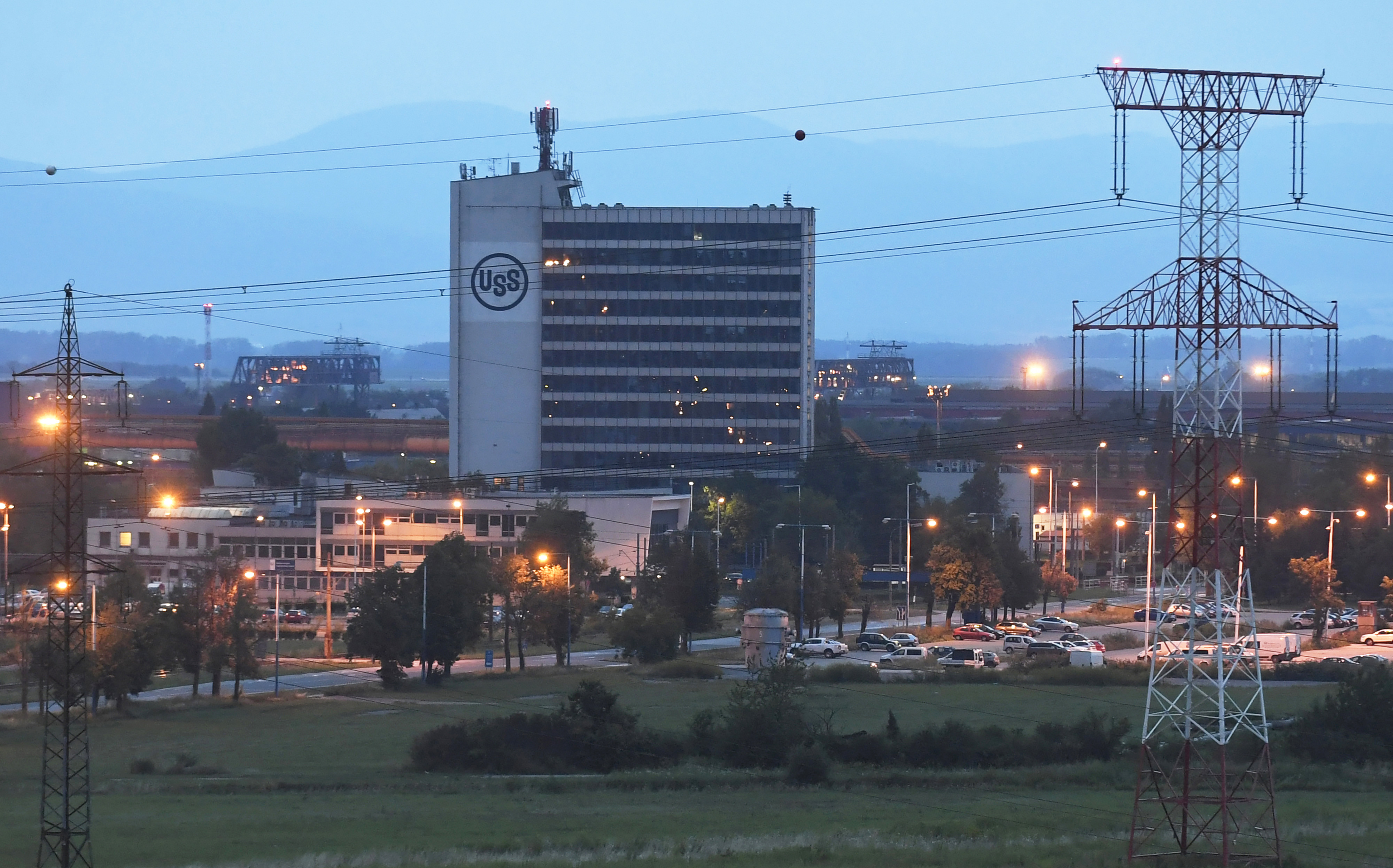 Vláda začala diskusiu o plánoch budúceho majiteľa košických oceliarní