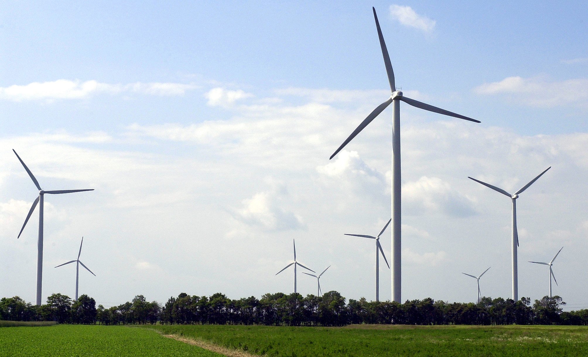 Samosprávy žiadajú stiahnuť projekt veterných parkov z procesu EIA