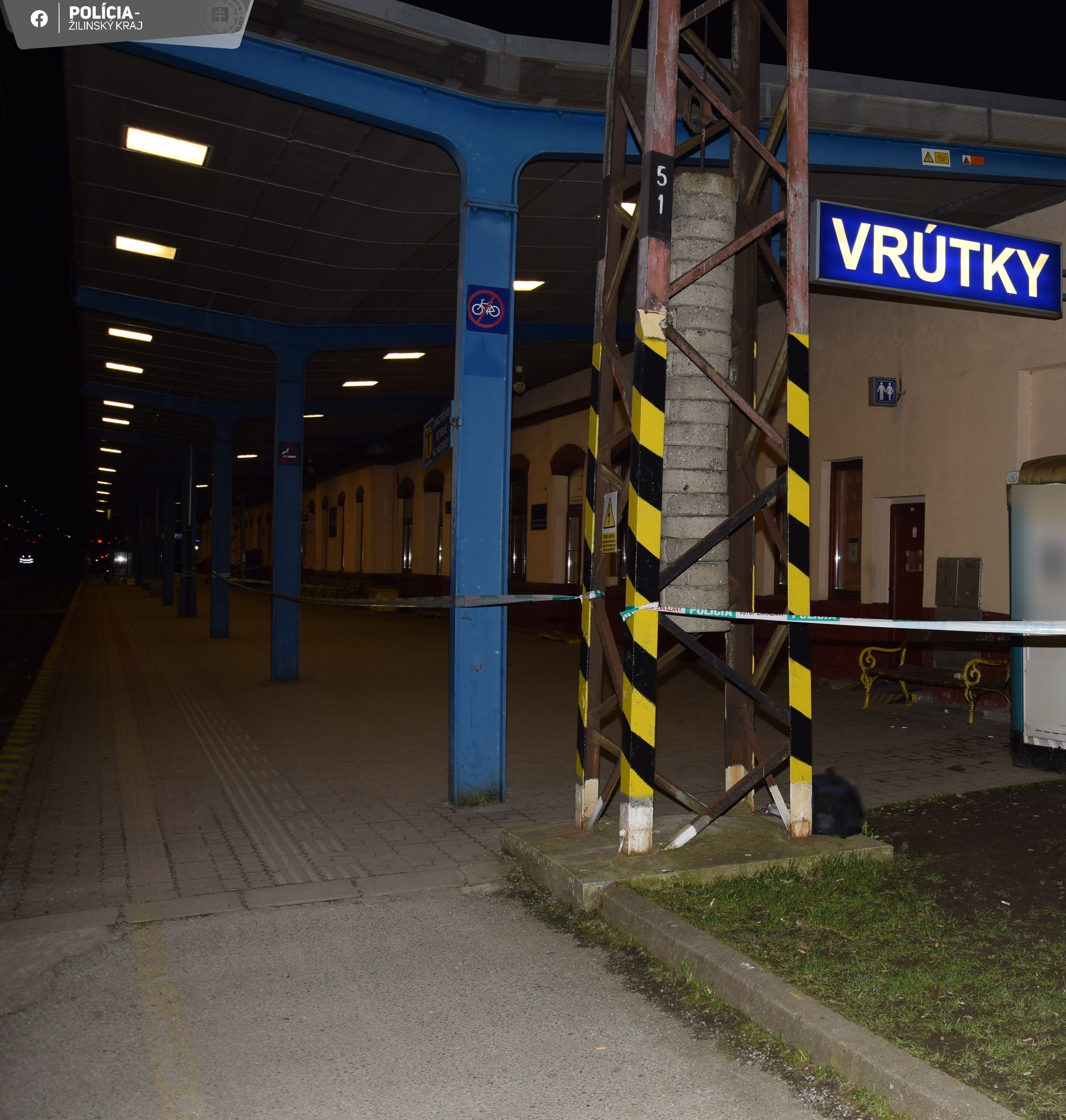 Brutálny útok na stanici: 25-ročný agresor bodol staršieho muža