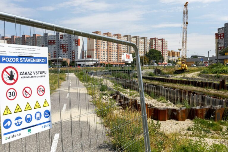 Hrčka je trocha skeptický pri termíne dokončenia električkovej trate v Petržalke