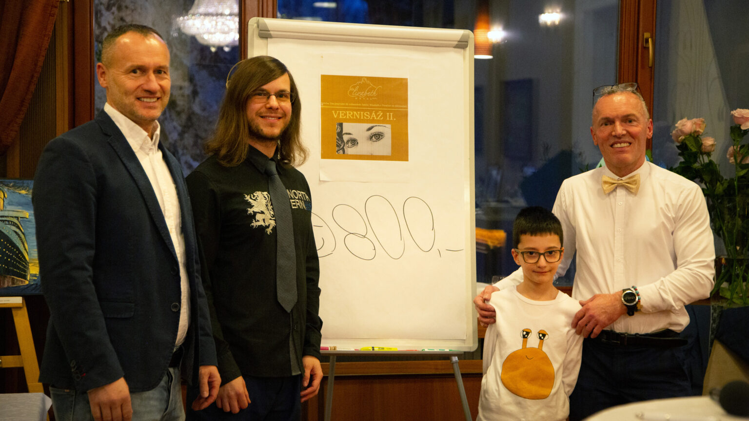 Vernisáž výstavy obrazov Martina Prna s charitatívnym posolstvom. Zľava sú: M. Buľovský, M. Prno, M. Moravanský a Ľ. Chochula. Foto: Veronika Bieliková 