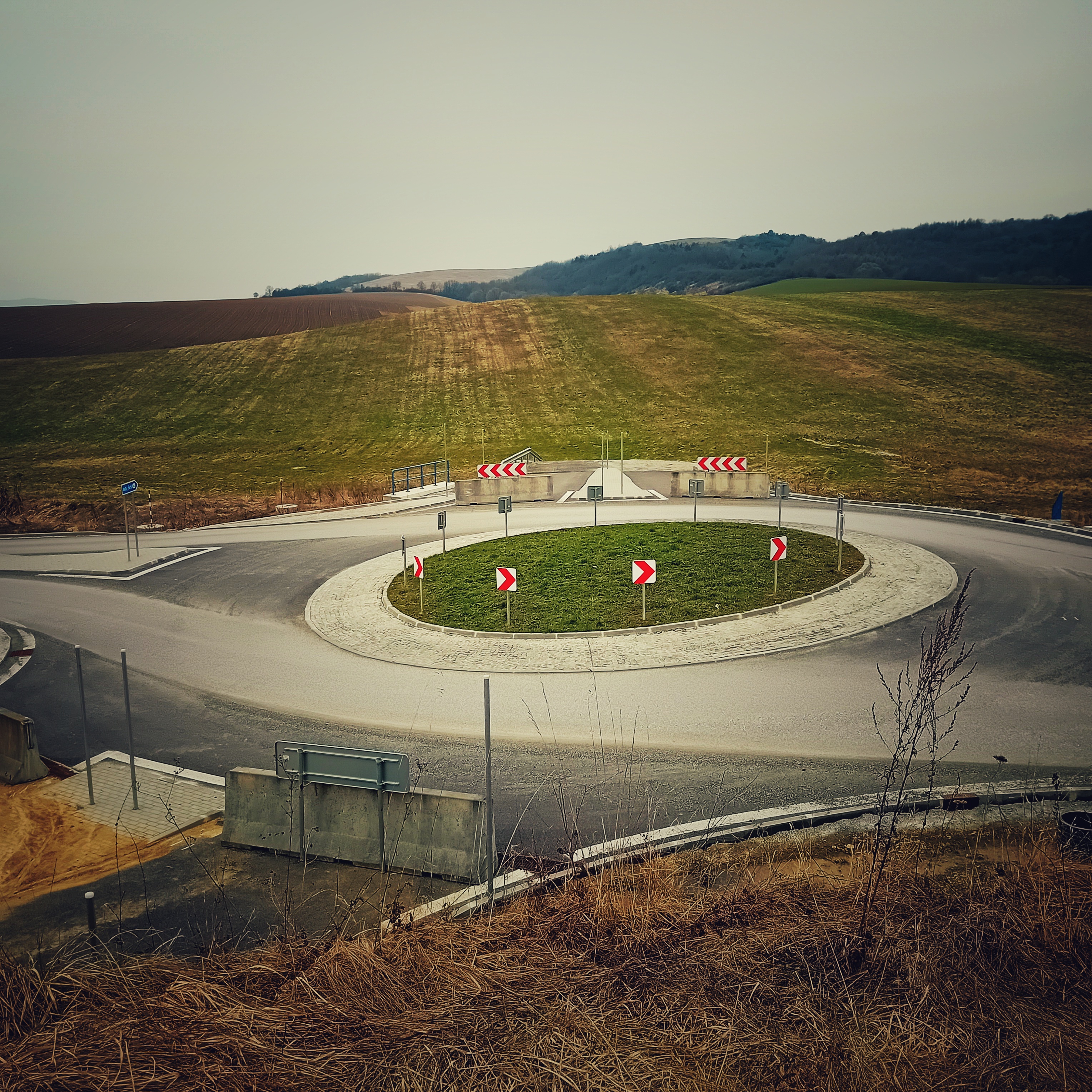 Kruhový objazd Gregorovce – čierna stavba kraja. Kto mal najväčší záujem ho postaviť?