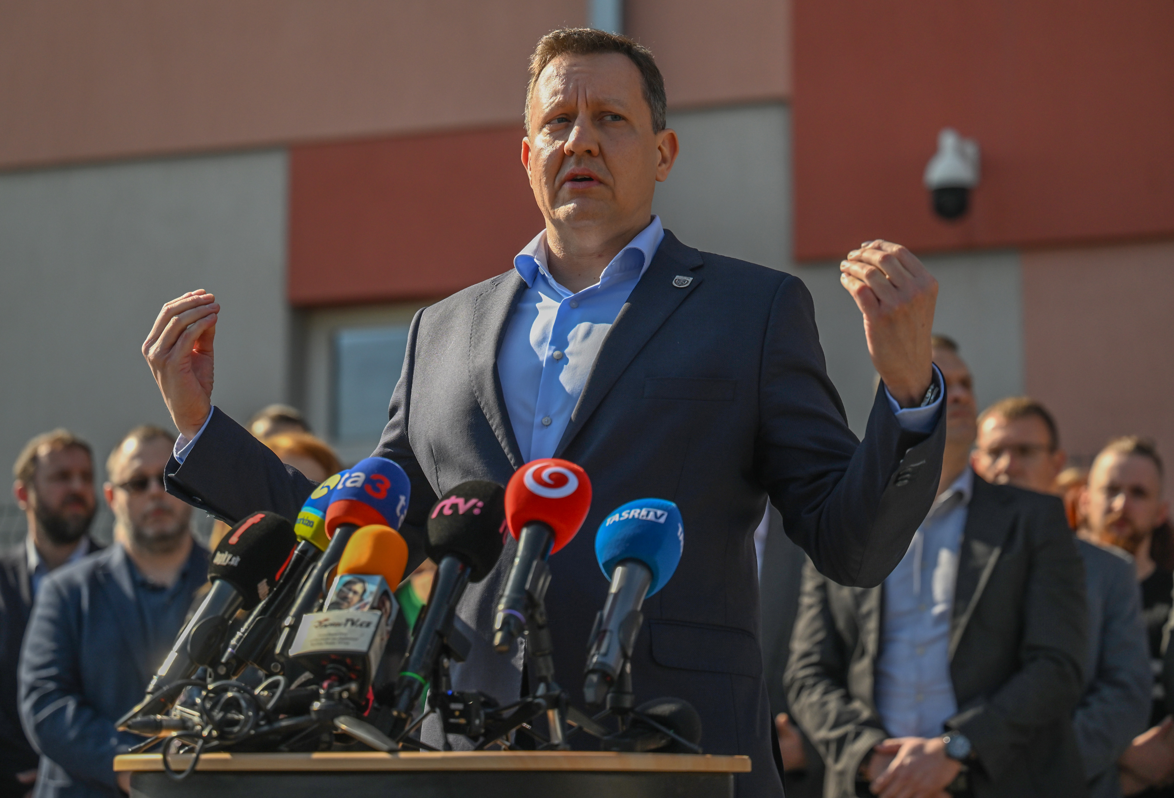 Odchádzame so vztýčenou hlavou, odkázal Lipšic pri zániku špeciálnej prokuratúry