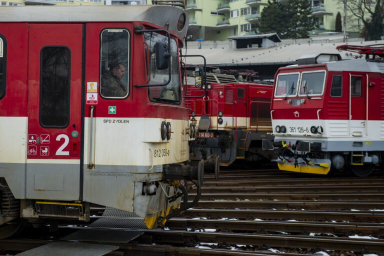 Vlaky v úseku Kúty a Břeclav budú od soboty premávať odklonom. Rátajte s meškaním