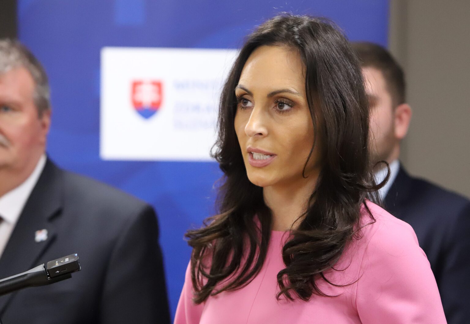 Ministerka Dolinková oznámila zrušenie na tlačovej konferencii. Foto: Ján Krošlák/TASR