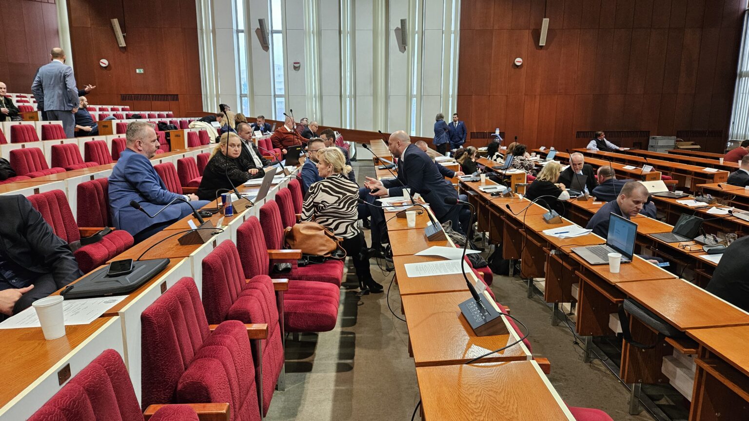 Poslanci dnes prelomili veto primátora. Foto: Boris Macko