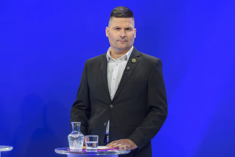 Róbert Švec odstúpil z boja o prezidentské kreslo