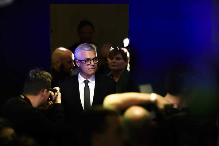 Korčok už hovoril s kandidátmi, ktorí nepostúpili. Podľa Šutaja Eštoka môže Korčokova výhra rozbiť koalíciu