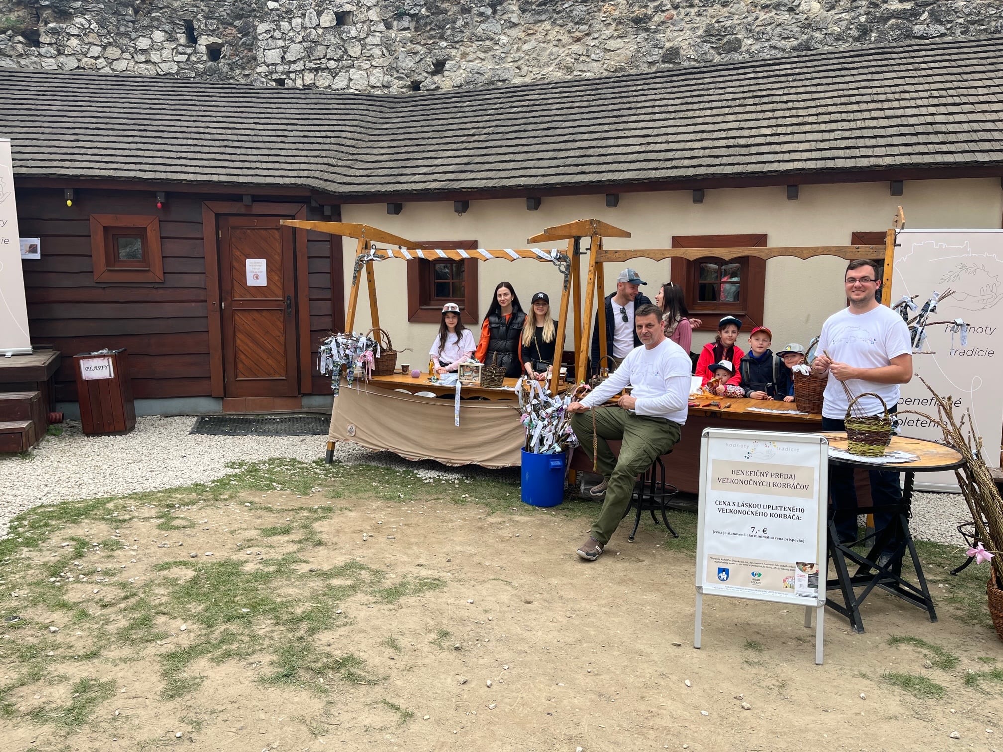 Tipy na víkend: oslavy Veľkej noci aj príchodu jari. Na hrade pomôžu malému bojovníkovi