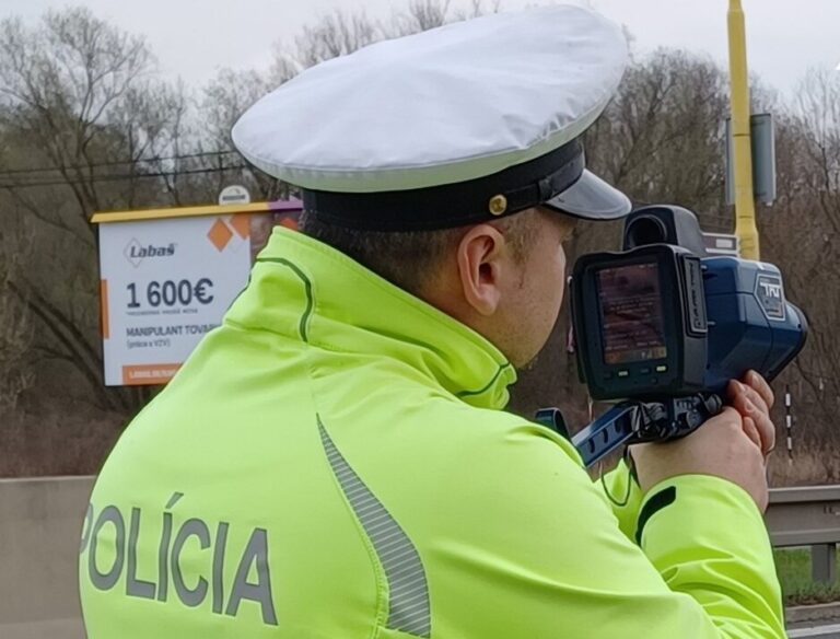 Diaľnicu si zrejme pomýlil s pretekárskou dráhou. Ilustračná fotografia: Polícia SR - Prešovský kraj/Facebook