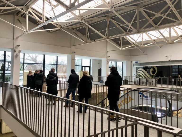 Veriaci sa budú môcť vyspovedať aj na železničných staniciach v Bratislave a Košiciach