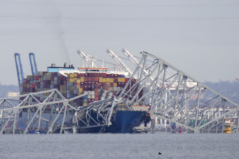 Zrážka s mostom v Baltimore nebola prvou kolíziou tejto lode, ukazujú námorné dáta