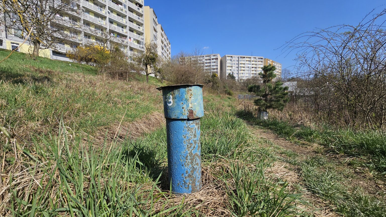 Horizontálne vrty prispievajú k stabilite kopca Furča. Treba ich však udržiavať a obnovovať. Foto: Boris Macko