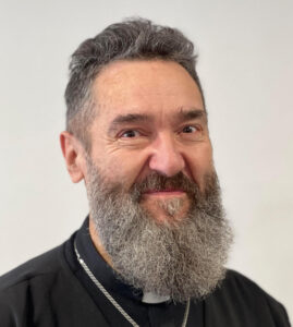 Bývalý exorcista otec Maretta: Diabol je otec lži, dnes sme ním denne bombardovaní