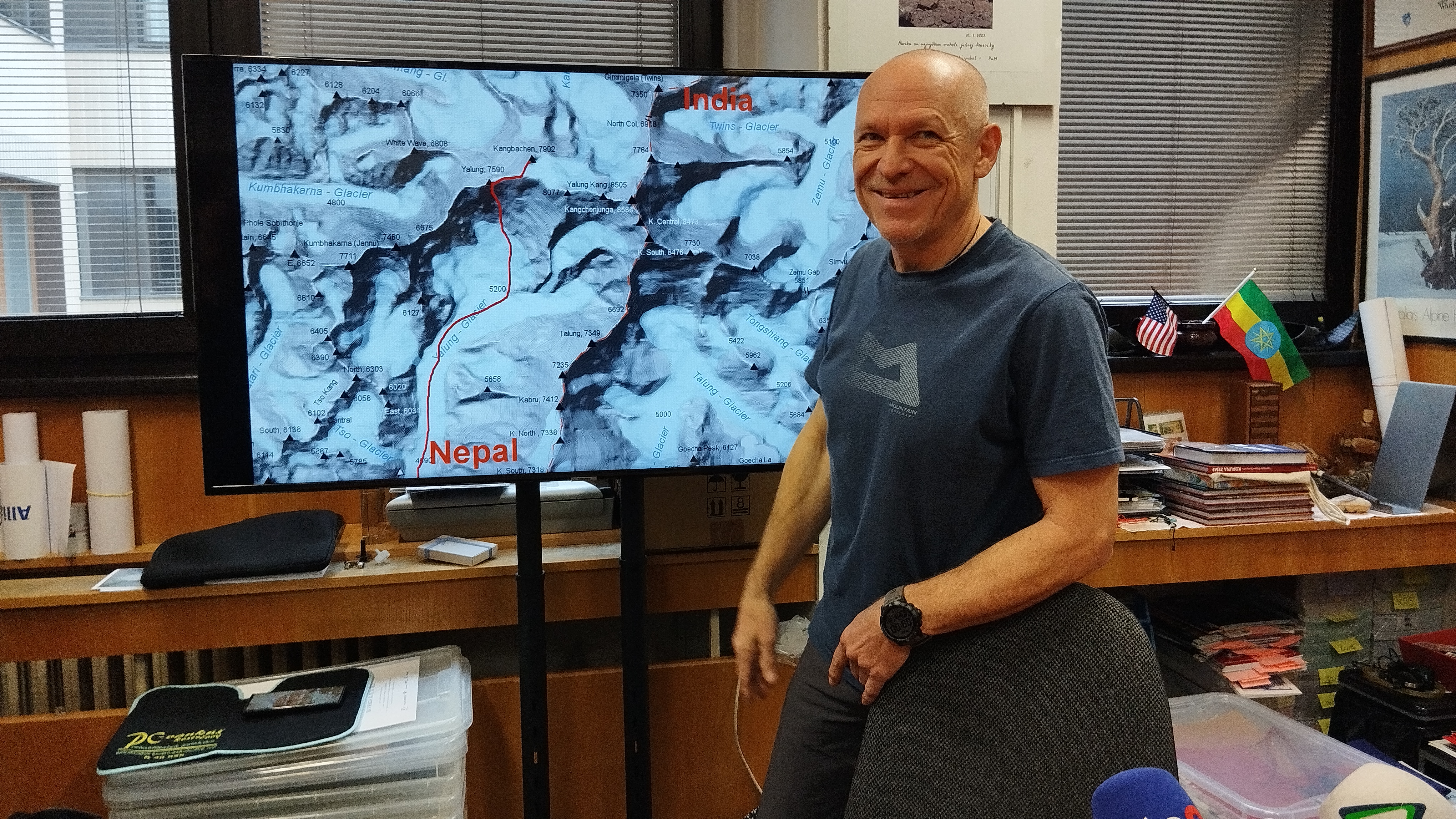 Peter Hámor mieri do Himalájí. Pripraviť zo snehu liter vody trvá v týchto výškach hodinu