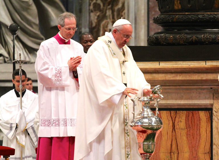 Pápež na Zelený štvrtok: V sekulárnej spoločnosti hrozí, že budeme veľmi aktívni a bezmocní