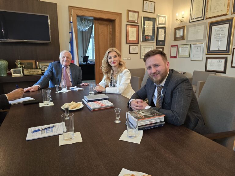 Martina Šimkovičová a Peter Kotlár sa stretli s bývalým českým prezidentom