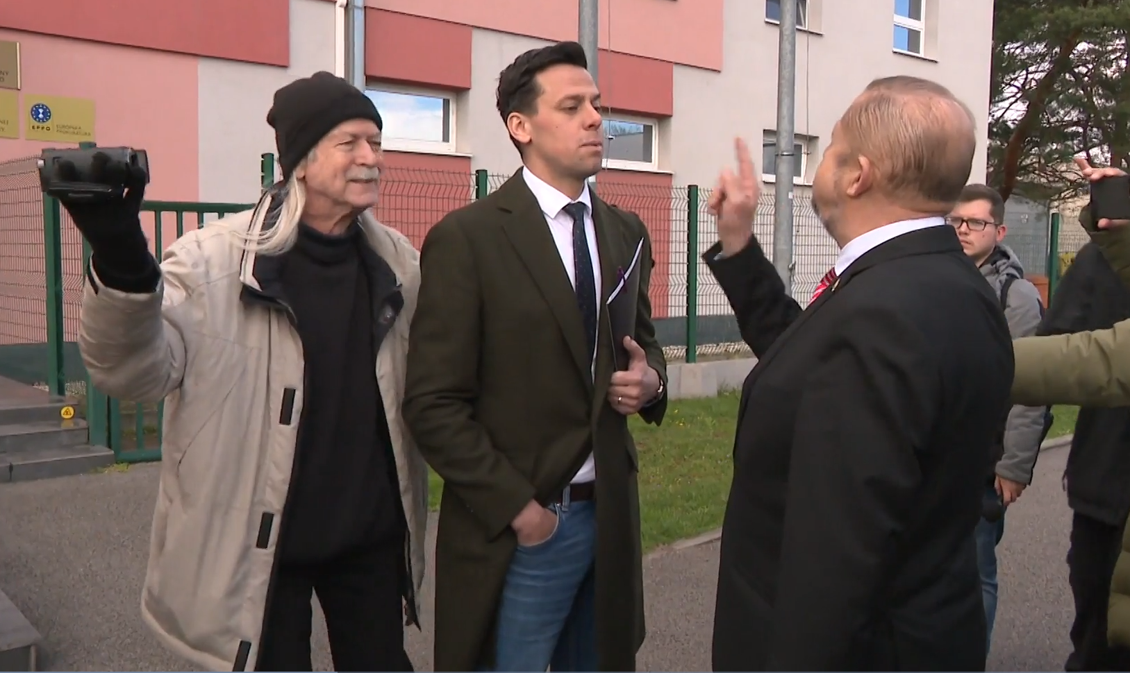 Vy ste ban-de-ro-vec. A je mi ľúto, že ste Žid, kričal Harabin po exposlancovi Čekovskom