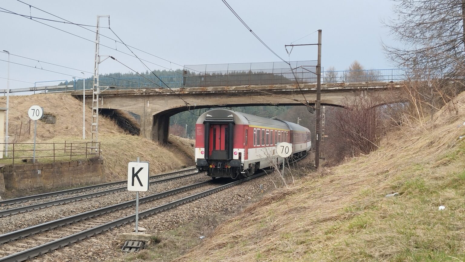 Most spájajúci Štrbu s Tatranskou Štrbou pôjde dole. Foto: Rastislav Ovšonka