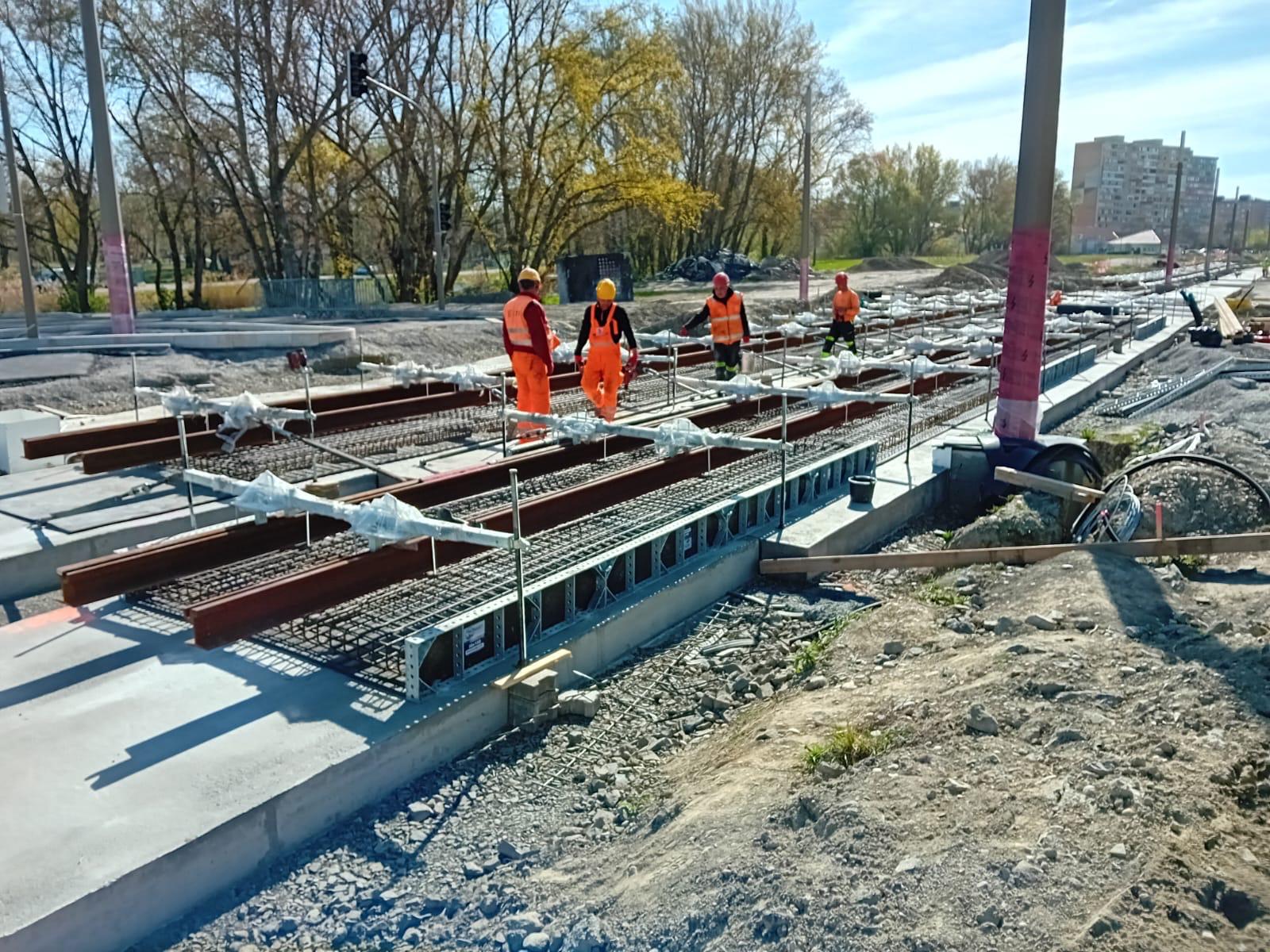 Mesto sa pri električke do Petržalky dohodlo na novom termíne dokončenia a navýšení ceny