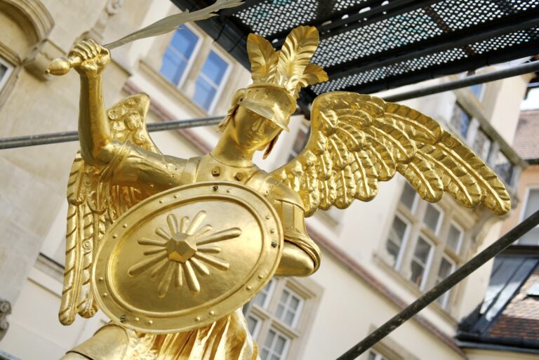 Veža s medeným Archanjelom Michalom a kaštieľ v Čunove bojujú o cenu pamiatky roka