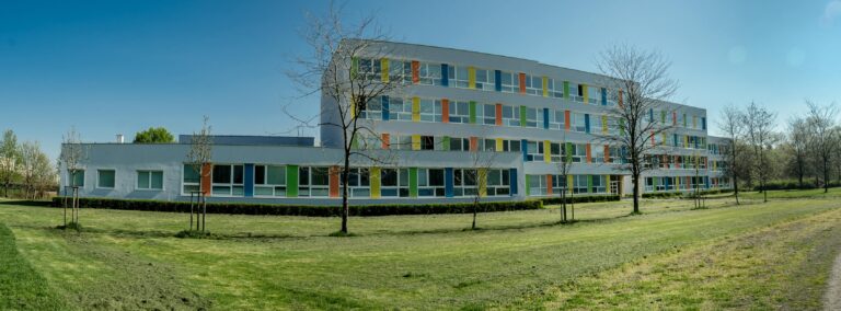 Učitelia na zvolenskom gymnáziu prídu o prácu, vzdelávať ich budú žiaci