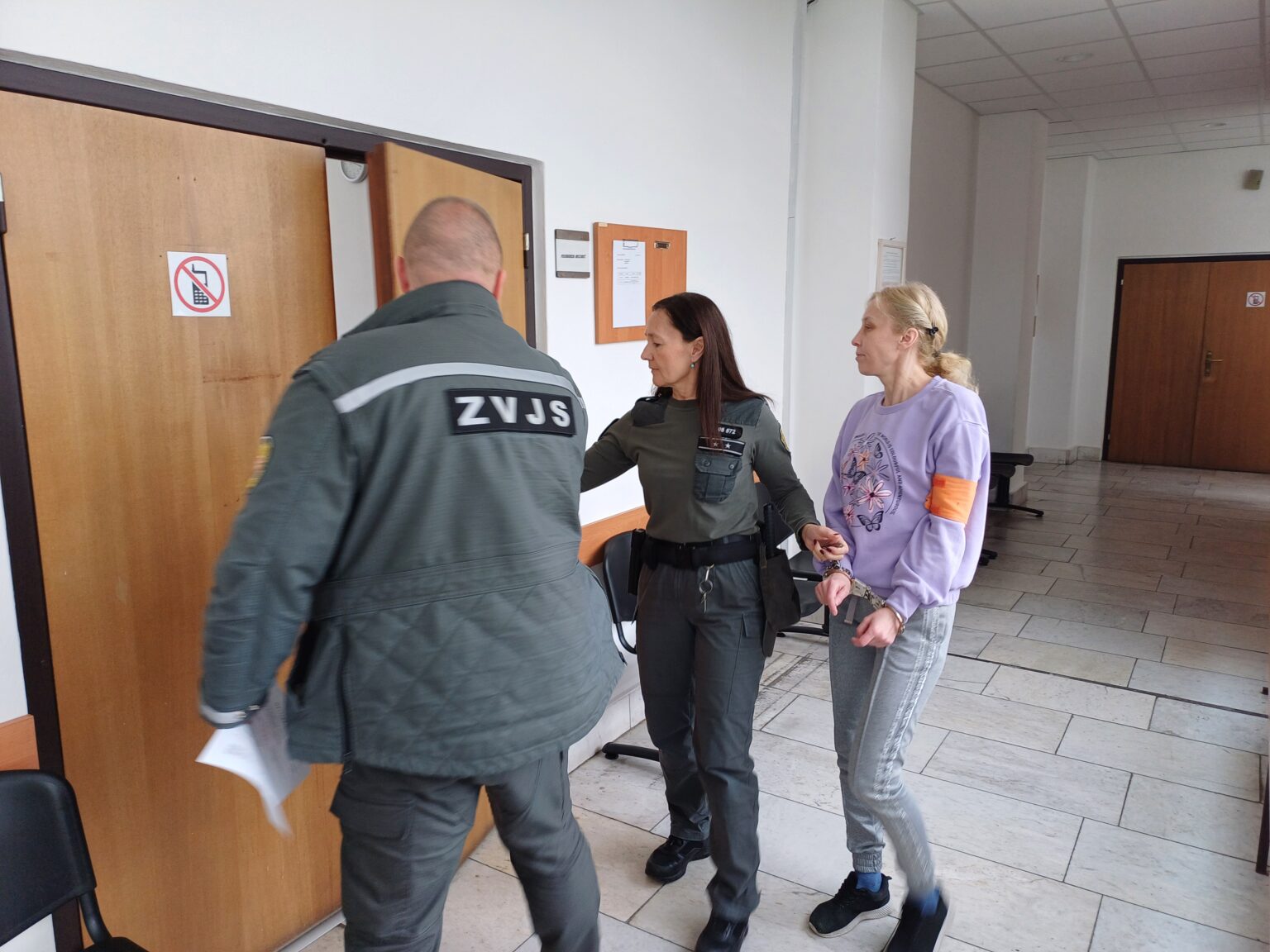 Ukrajinka Kateryna dnes po takmer siedmich mesiacoch opäť predstúpila pred senát Okresného súdu v Trenčíne. Foto: RV