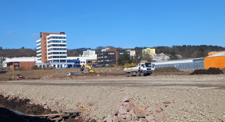 V meste vyrastie nové obchodné centrum. Vzniknú aj desiatky nových parkovacích miest