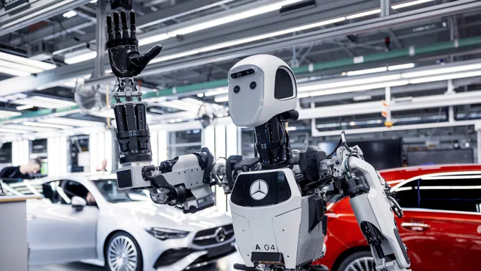 Kedy ľudí vo fabrikách nahradia humanoidní roboti? Za hranicami Slovenska už začali